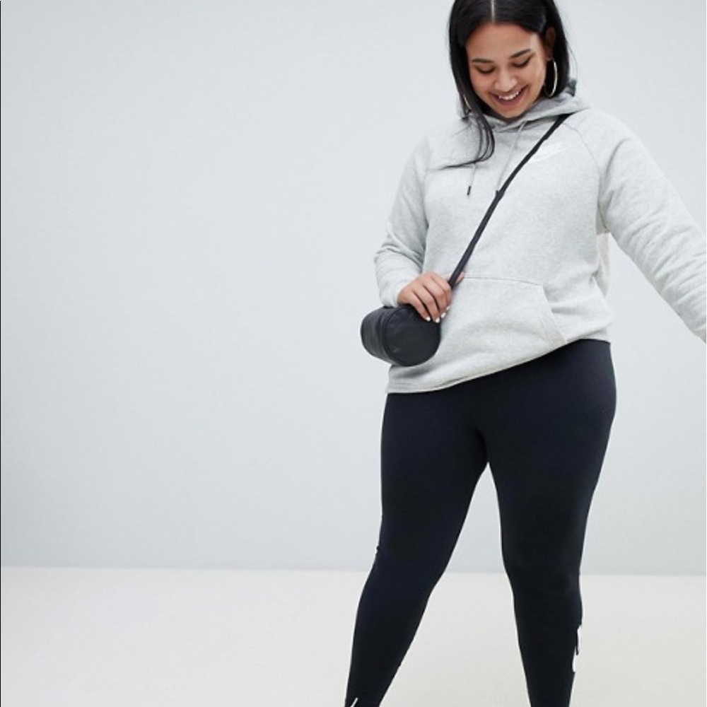 NWT Nike hoodie - Picture 2 of 7